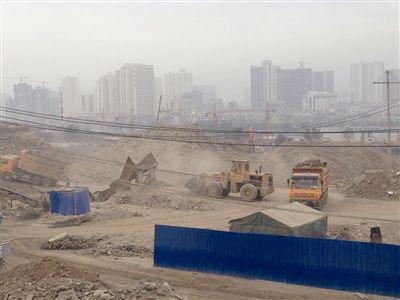 銅川市區鐵腕治霾辦開展國省道路揚塵污染管控措施落實